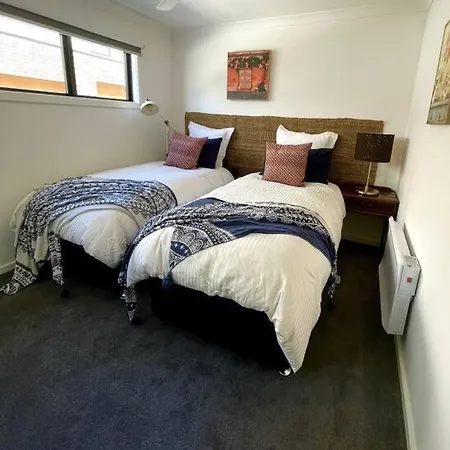 New & Adorable Unit Close To The Beach Aspendale Exterior photo